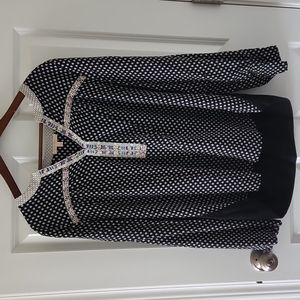 Skies are blue v-neck blouse